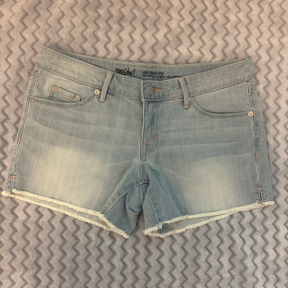 Size 4 Mossimo mid rise blue jean shorts